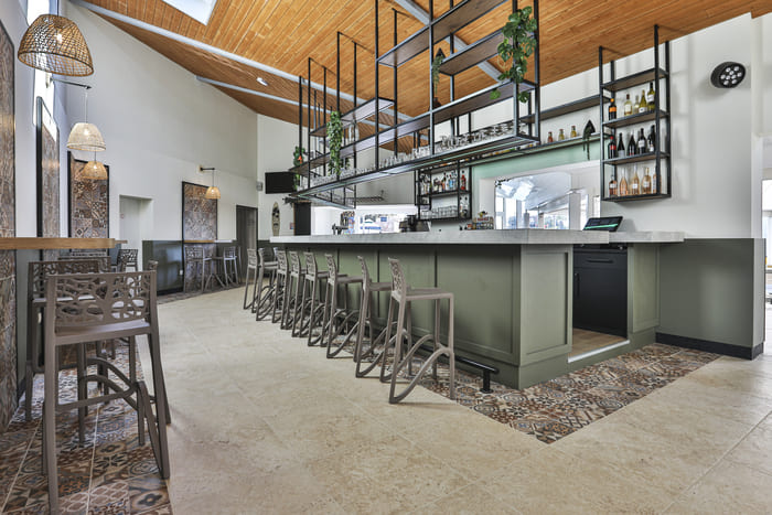 Agencement bar moderne