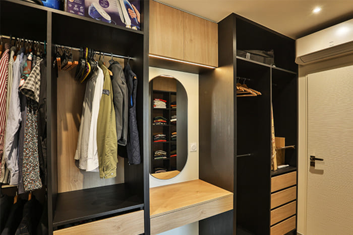Dressing noir et bois